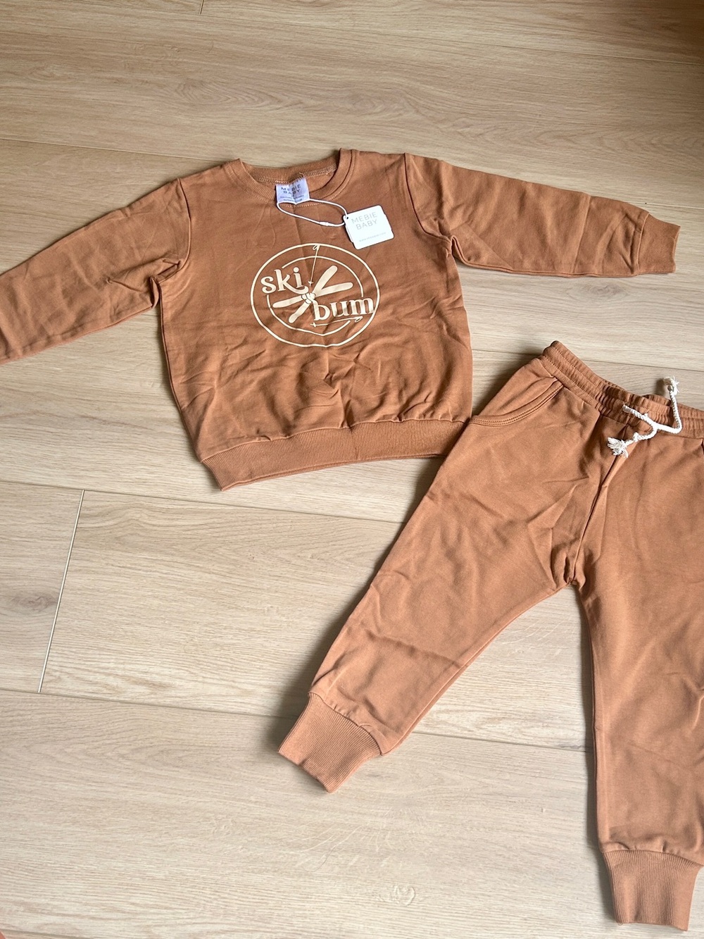 Kids Rust Sweatshirt & Joggers Set - Ski Bum Graphic